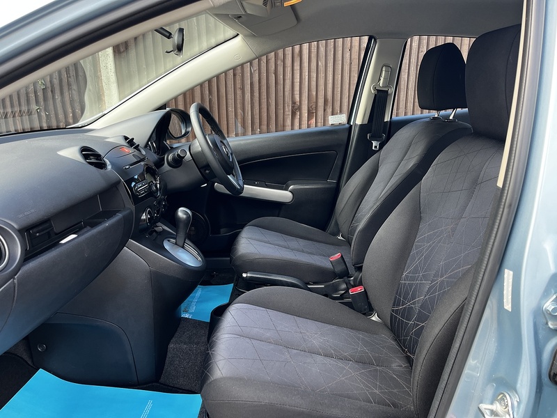 Mazda Mazda2 TS2 - U232