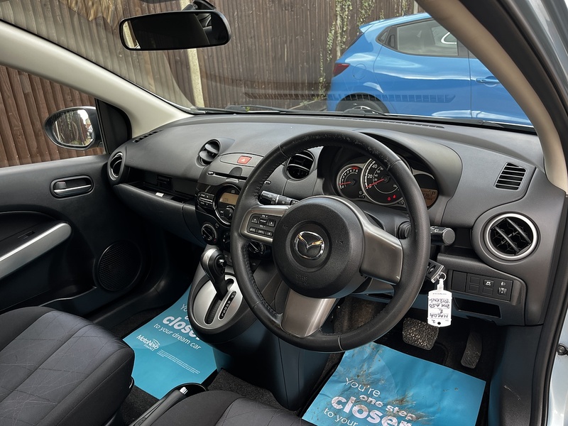 Mazda Mazda2 TS2 - U232