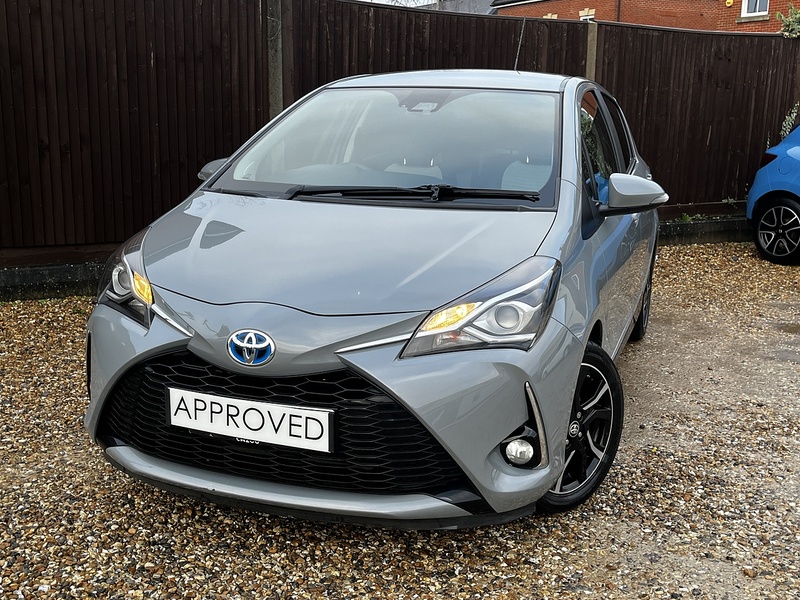 Toyota Yaris VVT-h Design - U235