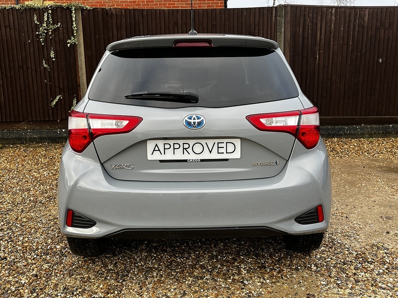 Toyota Yaris VVT-h Design - U235