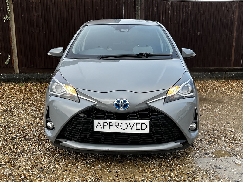 Toyota Yaris VVT-h Design - U235