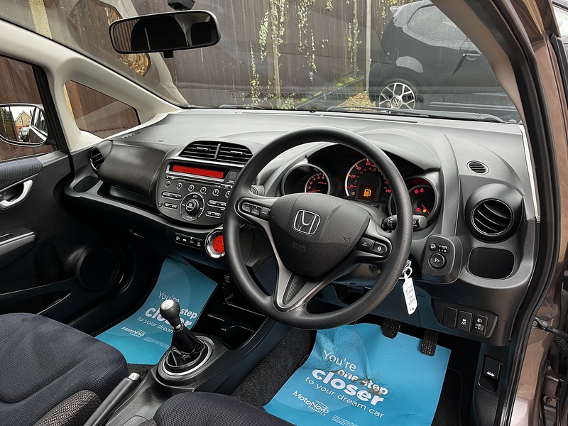 Honda Jazz i-VTEC ES - U238