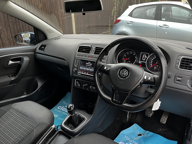 Volkswagen Polo BlueMotion Tech SE - U240