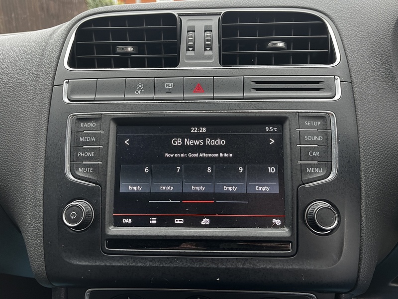 Volkswagen Polo BlueMotion Tech SE - U240