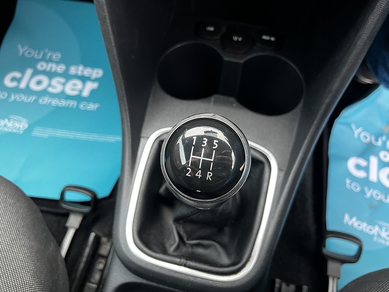 Volkswagen Polo BlueMotion Tech SE - U240