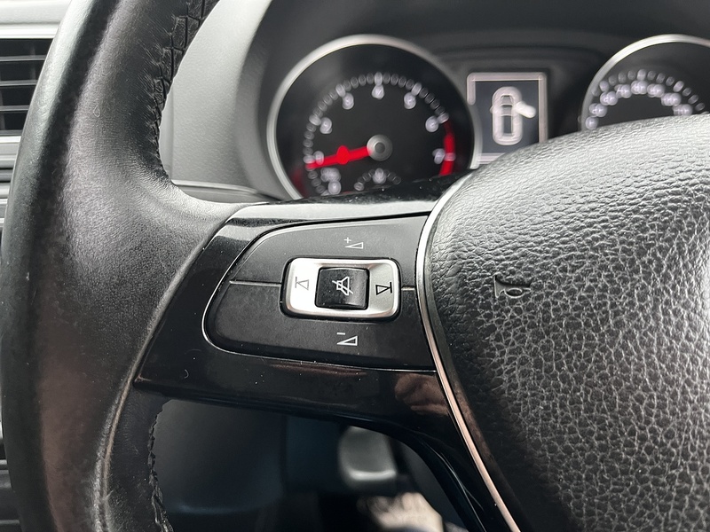 Volkswagen Polo BlueMotion Tech SE - U240