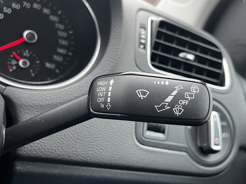 Volkswagen Polo BlueMotion Tech SE - U240