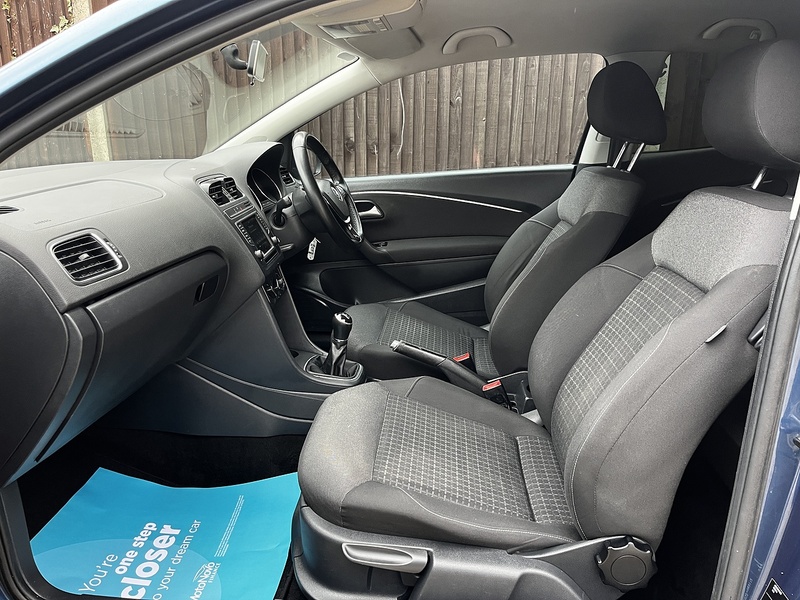 Volkswagen Polo BlueMotion Tech SE - U240