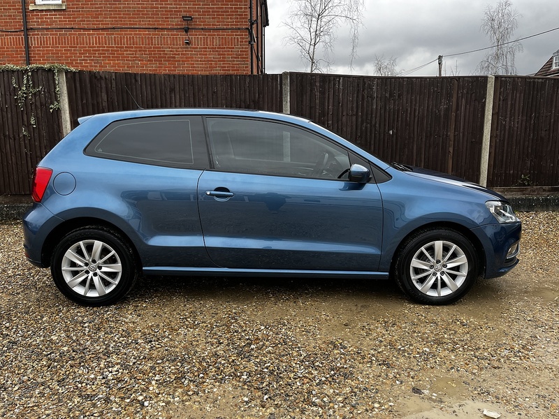 Volkswagen Polo BlueMotion Tech SE - U240