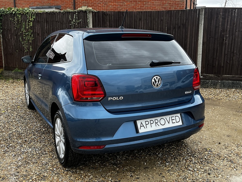 Volkswagen Polo BlueMotion Tech SE - U240