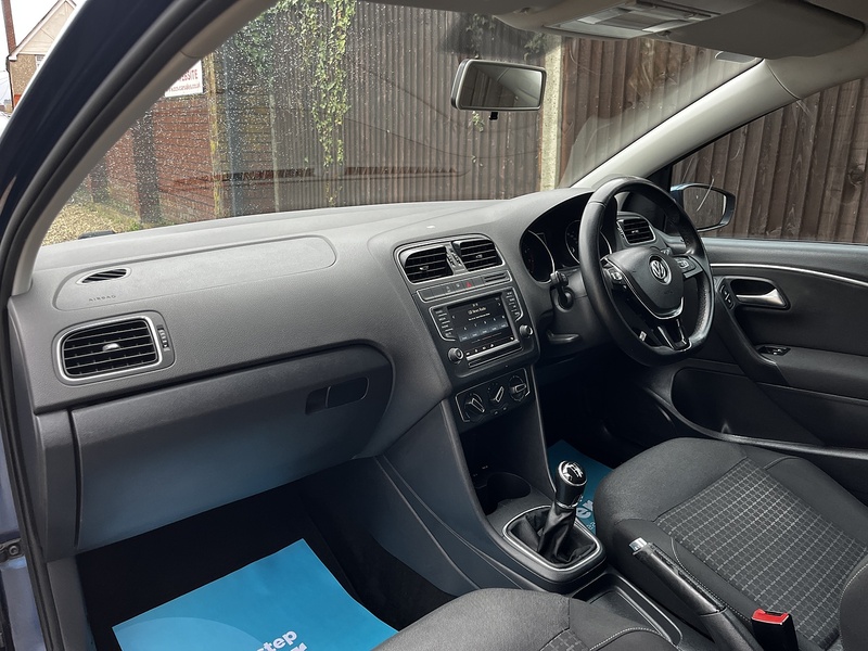 Volkswagen Polo BlueMotion Tech SE - U240