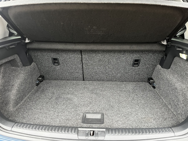 Volkswagen Polo BlueMotion Tech SE - U240