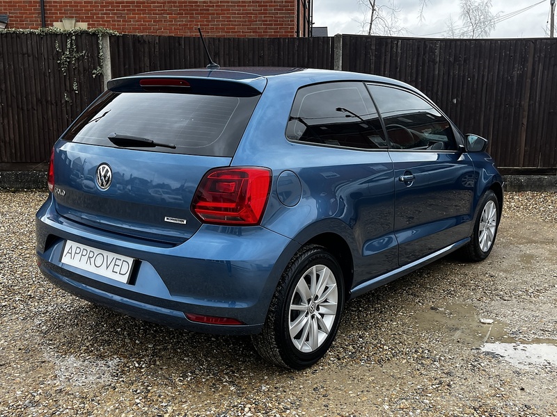 Volkswagen Polo BlueMotion Tech SE - U240