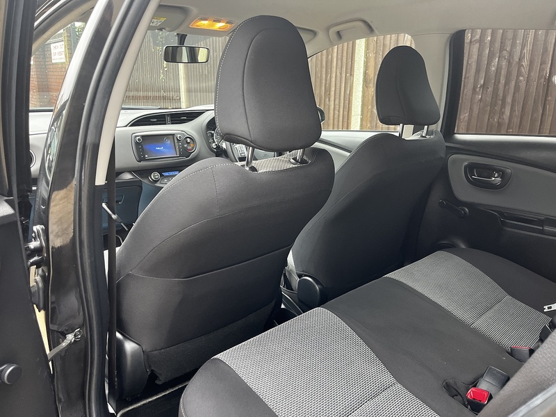 Toyota Yaris VVT-h Icon - U251