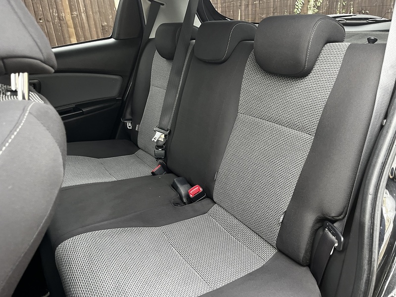 Toyota Yaris VVT-h Icon - U251