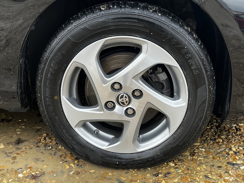 Toyota Yaris VVT-h Icon - U251