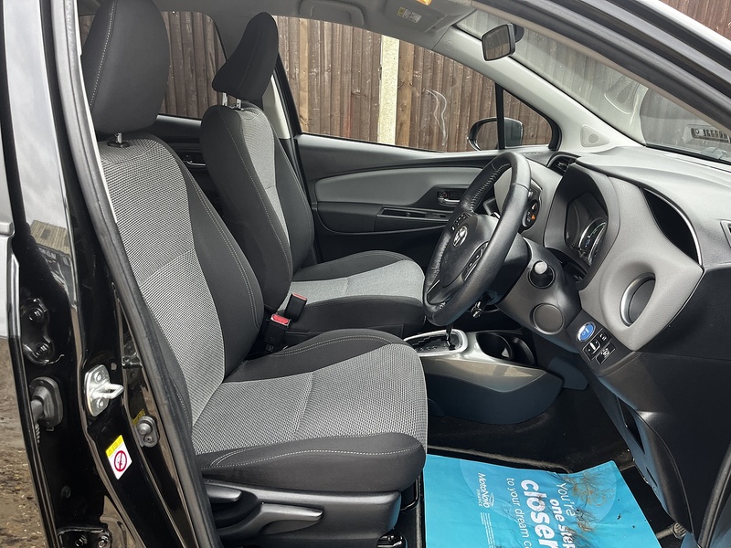 Toyota Yaris VVT-h Icon - U251