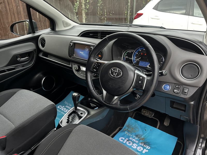 Toyota Yaris VVT-h Icon - U251