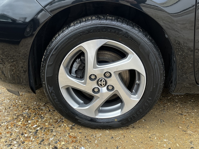 Toyota Yaris VVT-h Icon - U251