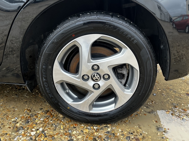 Toyota Yaris VVT-h Icon - U251