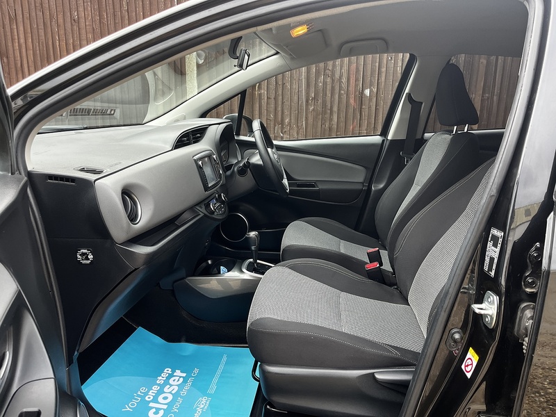 Toyota Yaris VVT-h Icon - U251