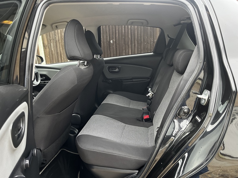 Toyota Yaris VVT-h Icon - U251