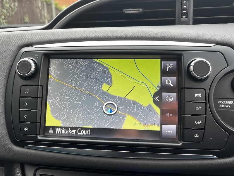 Toyota Yaris VVT-h Icon - U251