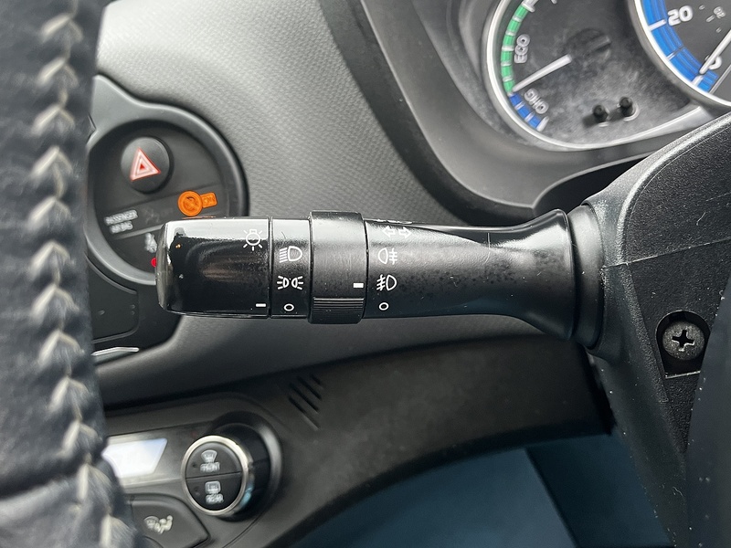 Toyota Yaris VVT-h Icon - U251