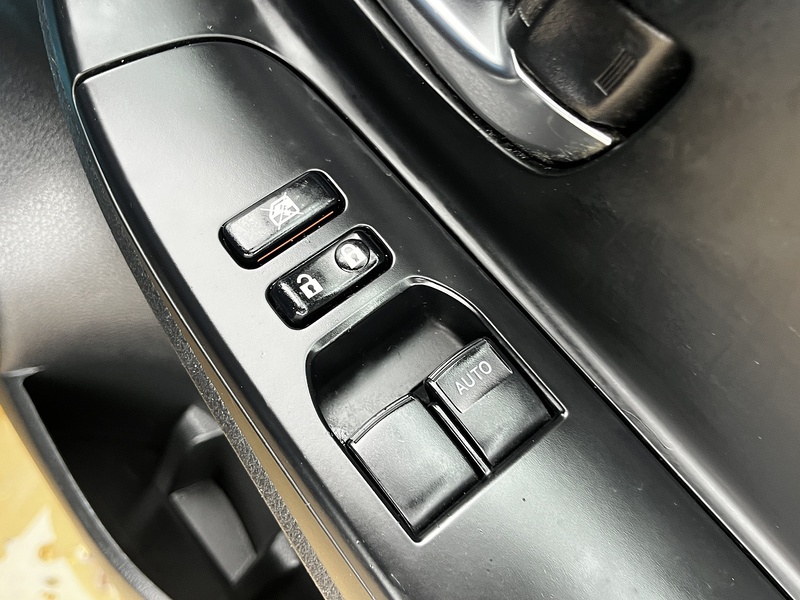 Toyota Yaris VVT-h Icon - U251