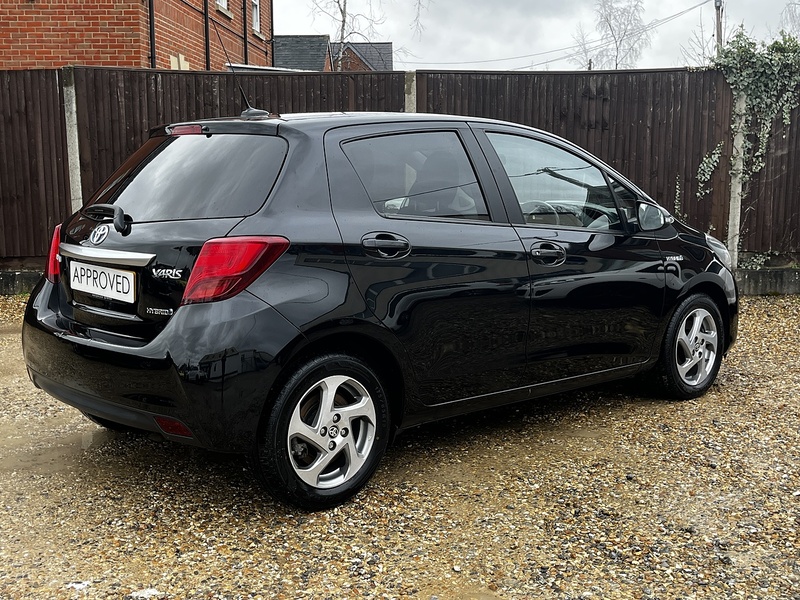 Toyota Yaris VVT-h Icon - U251