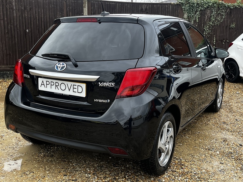 Toyota Yaris VVT-h Icon - U251