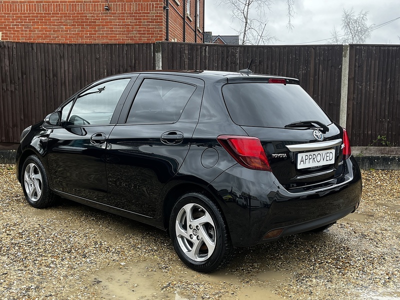 Toyota Yaris VVT-h Icon - U251