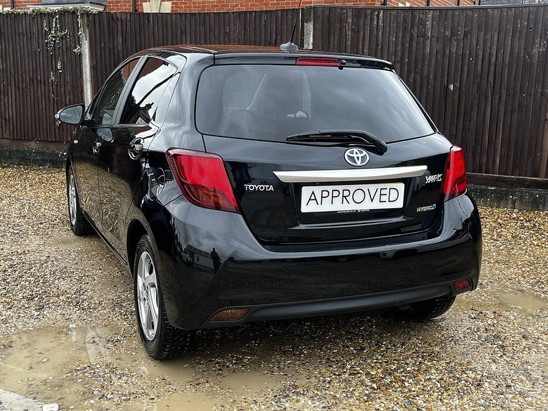 Toyota Yaris VVT-h Icon - U251