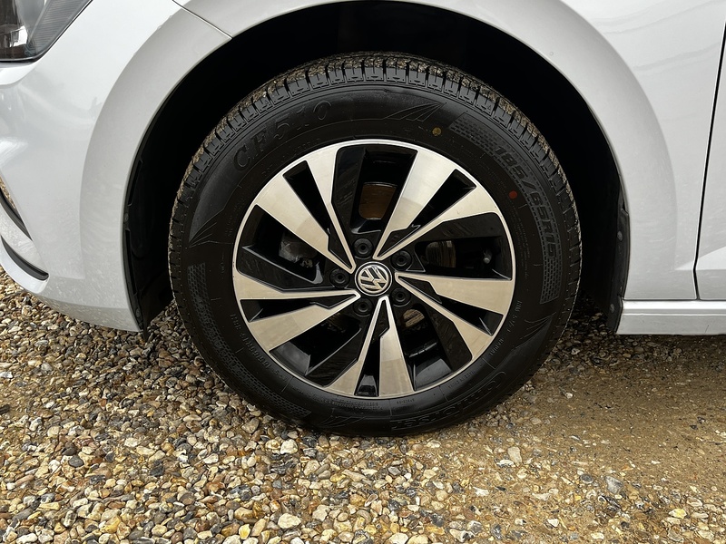 Volkswagen Polo TSI SE - U260