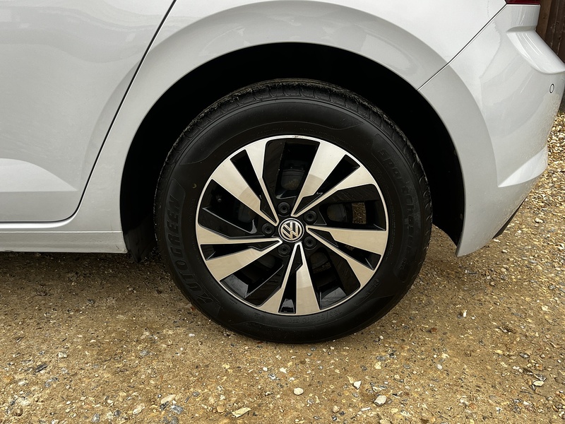 Volkswagen Polo TSI SE - U260