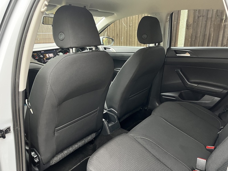 Volkswagen Polo TSI SE - U260