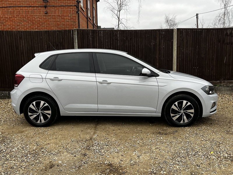 Volkswagen Polo TSI SE - U260