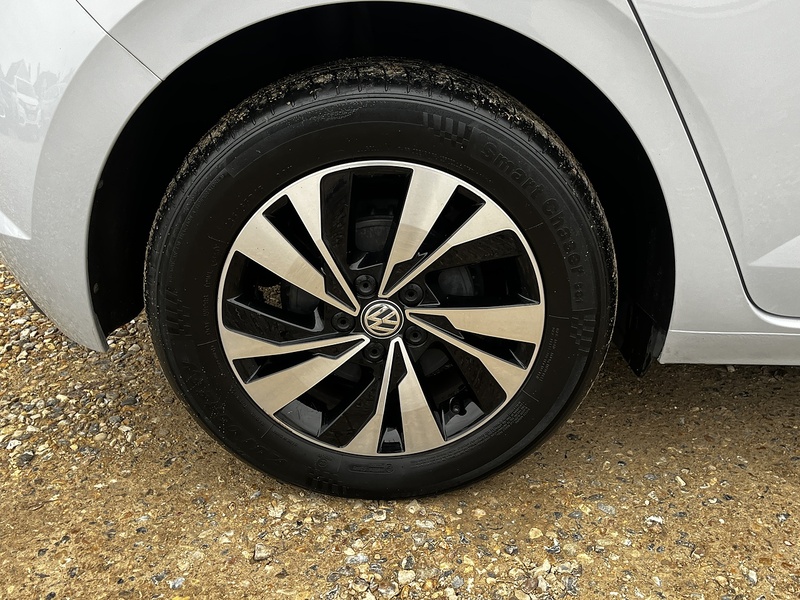 Volkswagen Polo TSI SE - U260