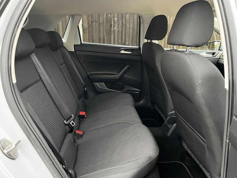 Volkswagen Polo TSI SE - U260