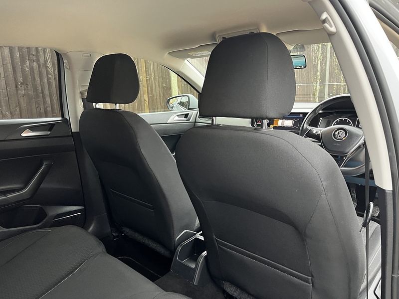 Volkswagen Polo TSI SE - U260