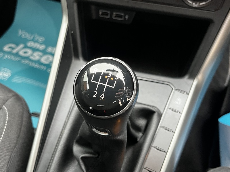 Volkswagen Polo TSI SE - U260