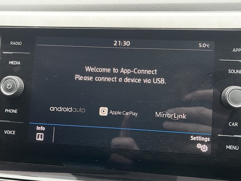 Volkswagen Polo TSI SE - U260