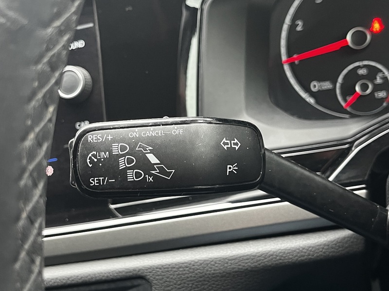 Volkswagen Polo TSI SE - U260