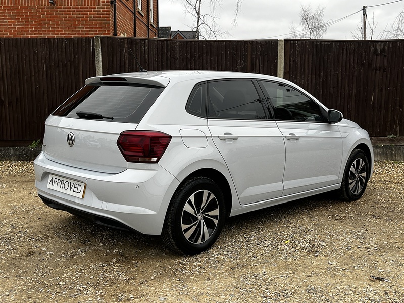 Volkswagen Polo TSI SE - U260
