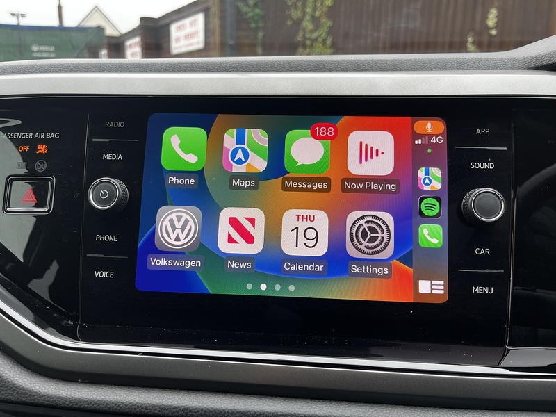 Volkswagen Polo TSI SE - U260