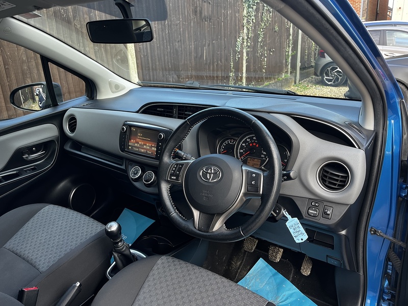 Toyota Yaris Dual VVT-i Icon - U266