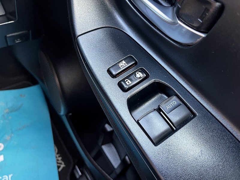 Toyota Yaris Dual VVT-i Icon - U266