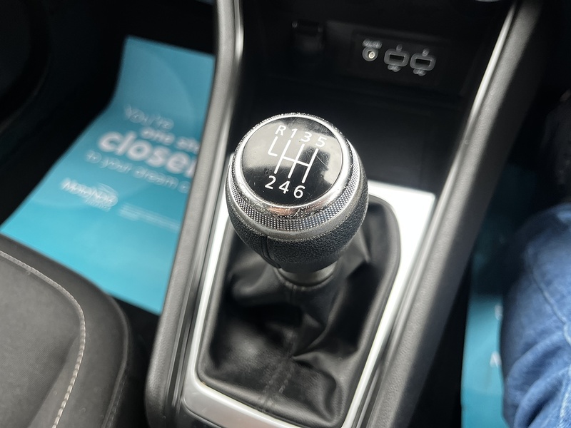 Renault Captur TCe Iconic - U267