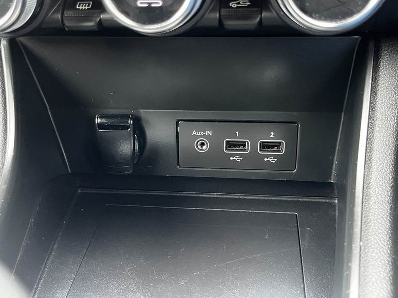 Renault Captur TCe Iconic - U267