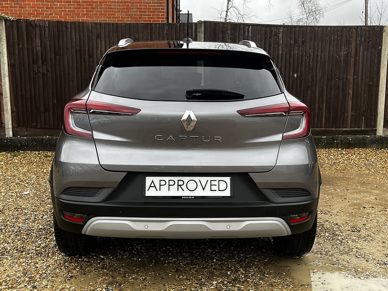 Renault Captur TCe Iconic - U267